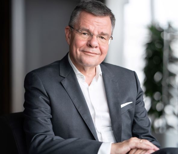 KDPW & KDPW_CCP CEO Named Financial Industry Champion of the Year 2023 - KDPW TR+